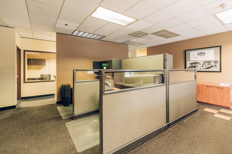 More Photos Of 2331 NW 23rd Ave, Portland Warehouse For Sale