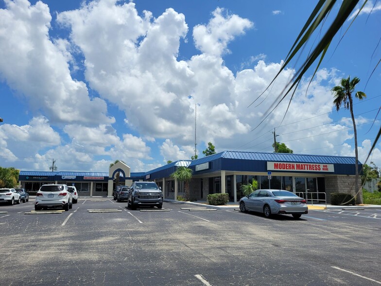 Primary Photo Of 16335 S. Tamiami Trail (US 41) Trl, Fort Myers Storefront Retail Office For Lease