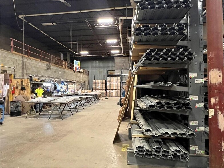 More Photos Of 1020-1060 Saw Mill Run Blvd W, Pittsburgh Warehouse For Sale