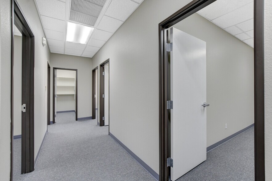 More Photos Of 5820 S Pecos Rd, Las Vegas Office For Lease