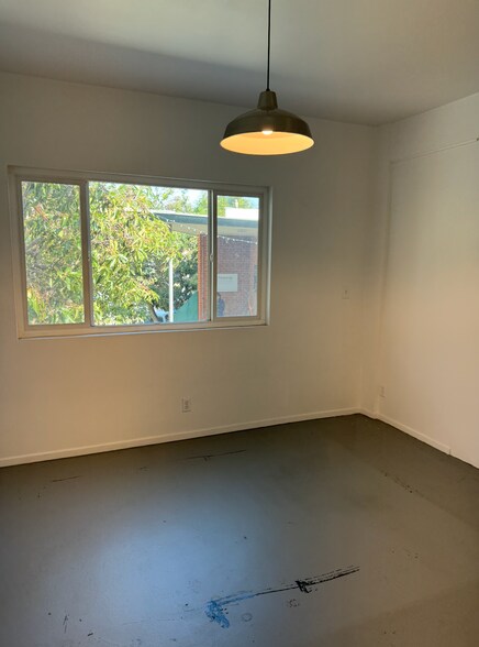 More Photos Of 11630 Chayote St, Los Angeles General Retail For Lease