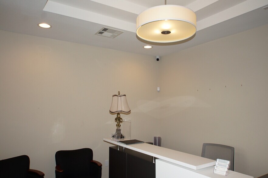 More Photos Of 2219 Sawdust Rd, The Woodlands Loft Creative Space For Lease