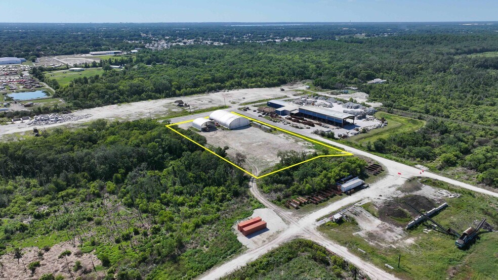 More Photos Of 2010 Longhorn ave, Lakeland Warehouse For Lease
