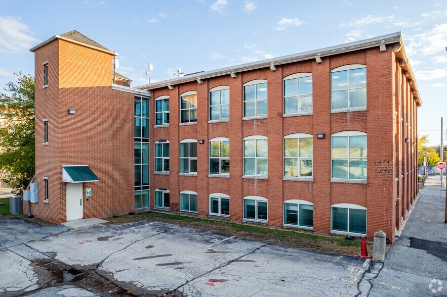 More Photos Of 45 Willard Ave, Providence Medical For Sale