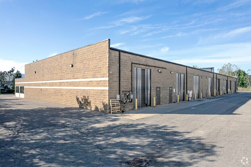 More Photos Of 29234-29248 Lyon Oaks Dr, Wixom Manufacturing For Lease