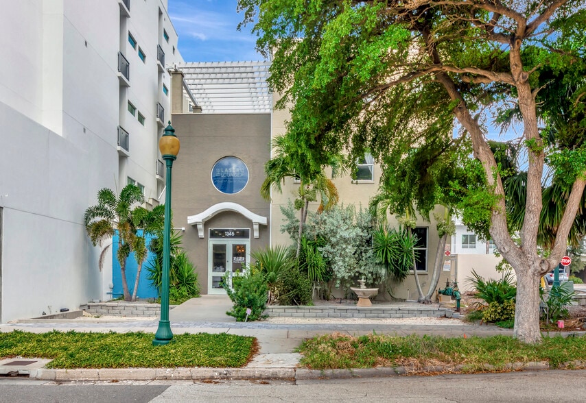 More Photos Of 1345 2nd St, Sarasota Office Residential For Sale