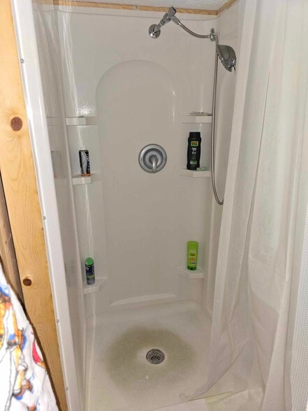 More Photos Of 661 N County Road 25A, Troy Daycare Center For Lease