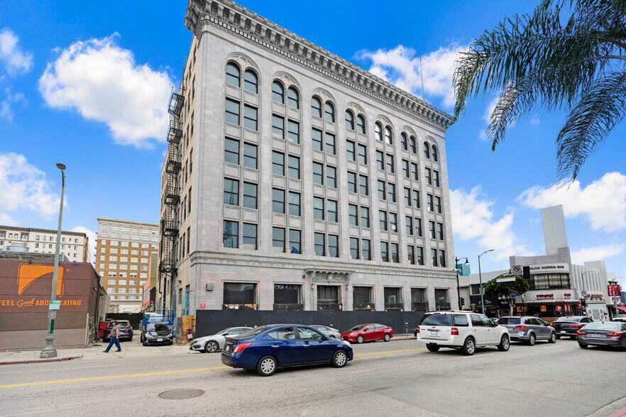 More Photos Of 6381 Hollywood Blvd, Hollywood Office For Lease