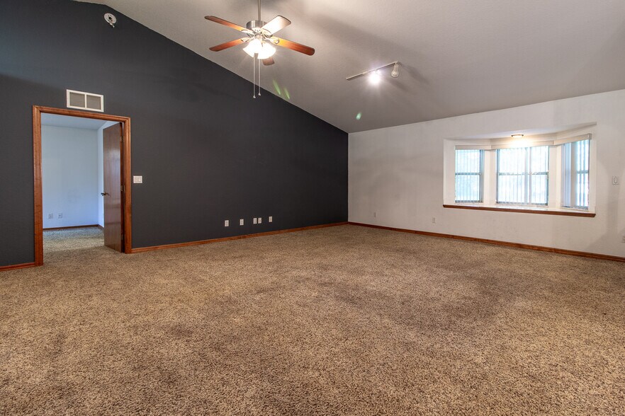 More Photos Of 3255 SE 3rd Ave, Ocala Office Residential For Sale