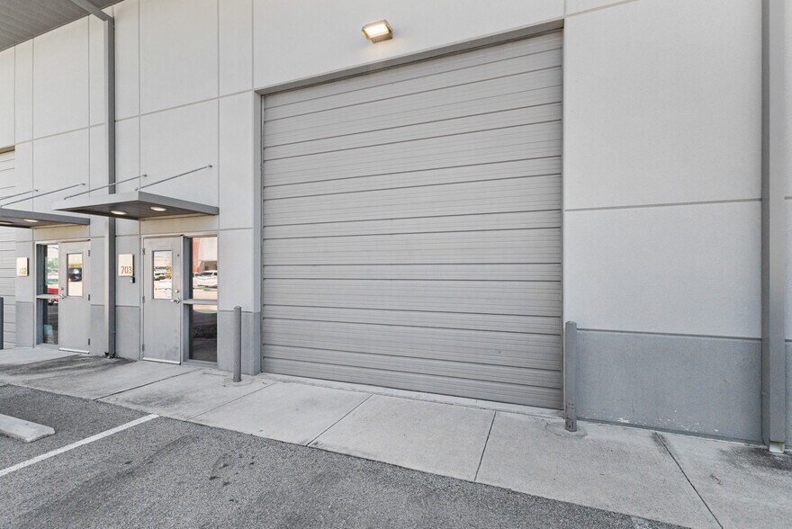 More Photos Of 7637 FM 3009, Schertz Light Distribution For Sale