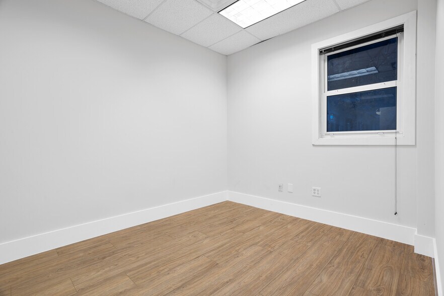 More Photos Of 10300-10380 NW 53rd St, Sunrise Distribution For Lease