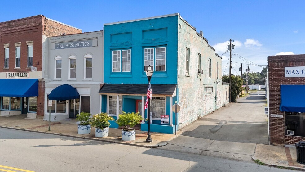 More Photos Of 106 W Anderson St, Selma Storefront Retail Residential For Sale