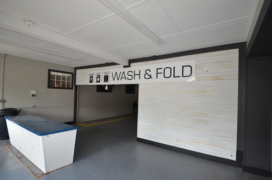 More Photos Of 520 Salem St, Lexington Freestanding For Lease