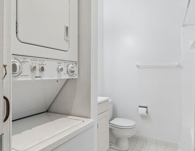 More Photos Of 2139 Newport Pl, Washington Apartments For Sale