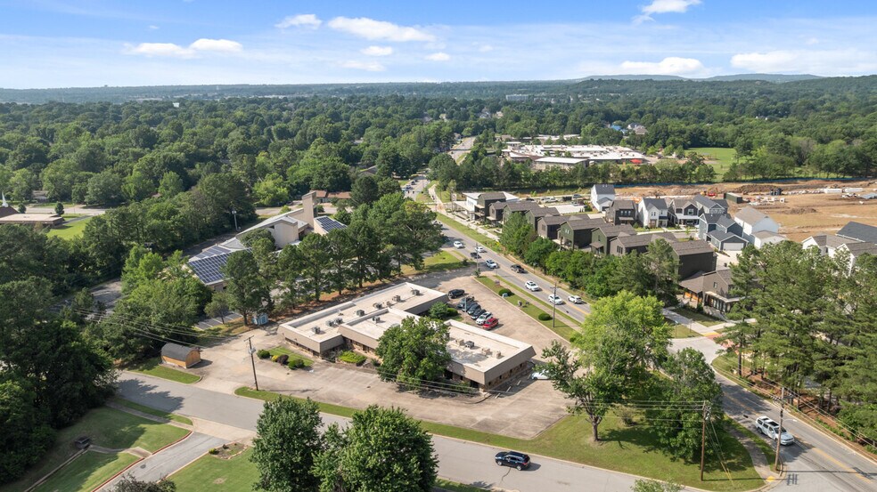 More Photos Of 2863 Old Missouri Rd, Fayetteville Office For Lease