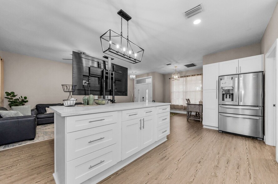 More Photos Of 11748 La Madera Blvd, Port Richey Office For Sale