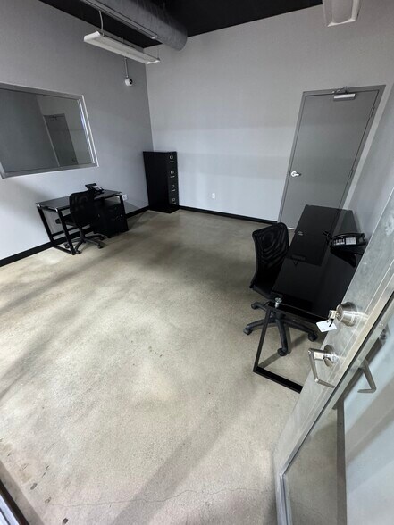 More Photos Of 1921 Pembroke Rd, Hollywood Warehouse For Lease