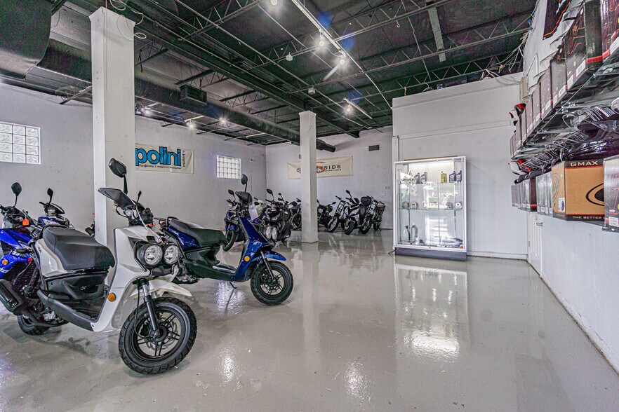 More Photos Of , Largo Unknown For Sale