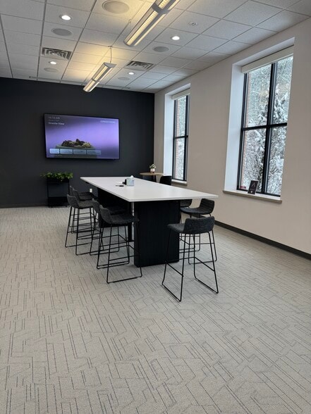 More Photos Of 200 Paper Pl, Mosinee Loft Creative Space For Lease