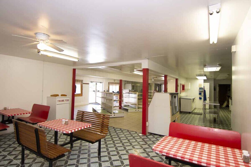 More Photos Of 4830 Highland Trl, Alderson General Retail For Sale