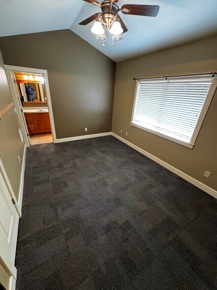 More Photos Of 612 NE 2nd Ave, Camas Office Residential For Sale