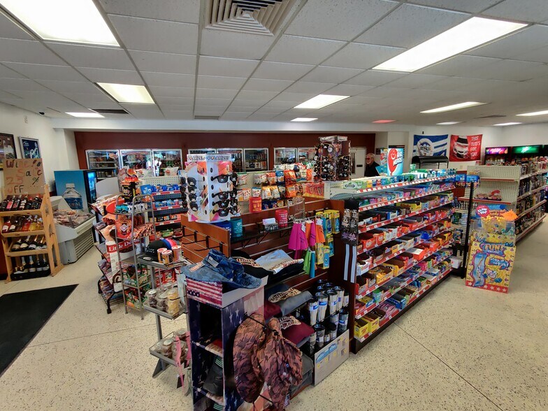 More Photos Of 4521 W Caro Rd, Vassar Convenience Store For Sale