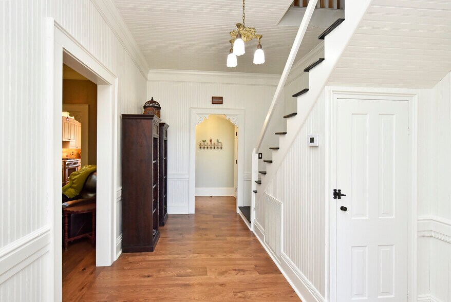 More Photos Of 315 Cedar St, New Ulm Specialty For Sale