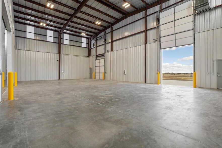 More Photos Of Mckinney Drive, Cheyenne Manufacturing For Lease