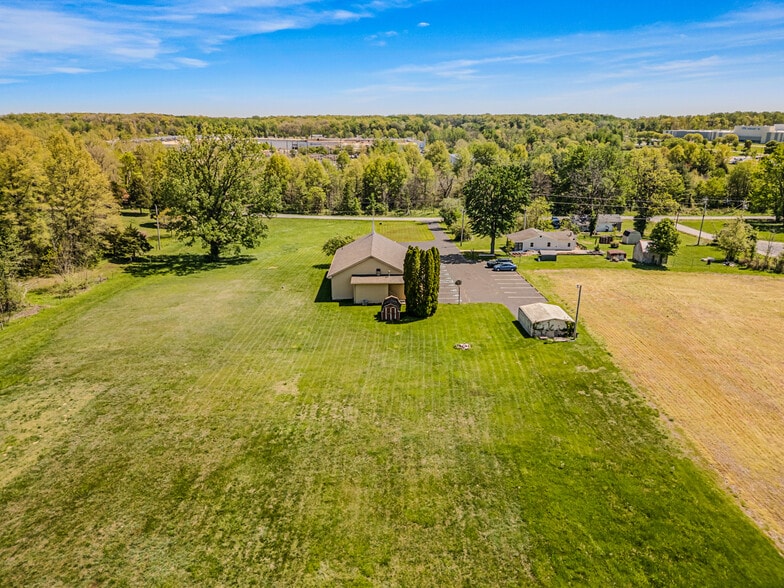 More Photos Of 7990 S 300 W, Columbus Flex For Sale