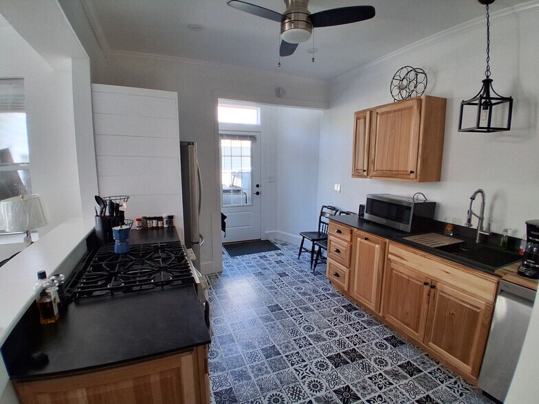 More Photos Of 117 Water St, Stonington Apartments For Sale