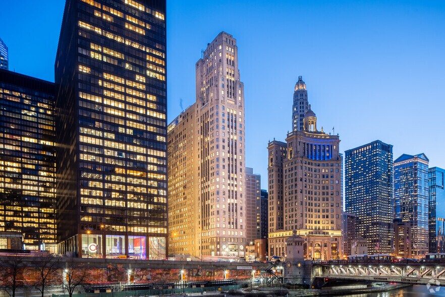 More Photos Of 333 N Michigan Ave, Chicago Office For Lease