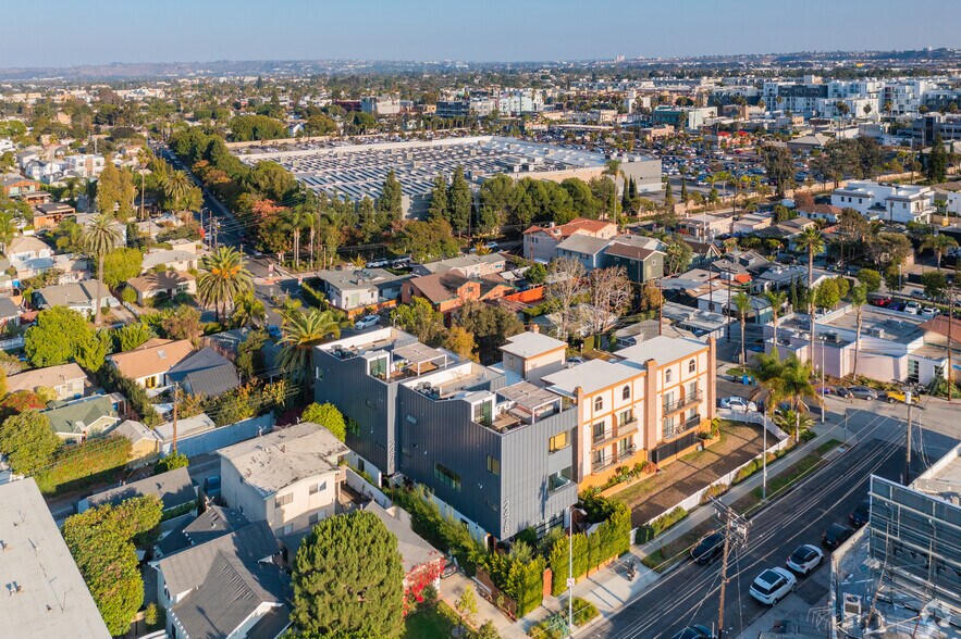 More Photos Of 2478 Penmar Ave, Venice Dormitory For Sale