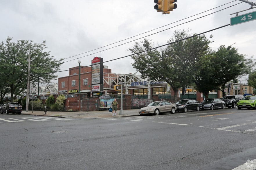 More Photos Of 43-02 Ditmars Blvd, Astoria Unknown For Lease