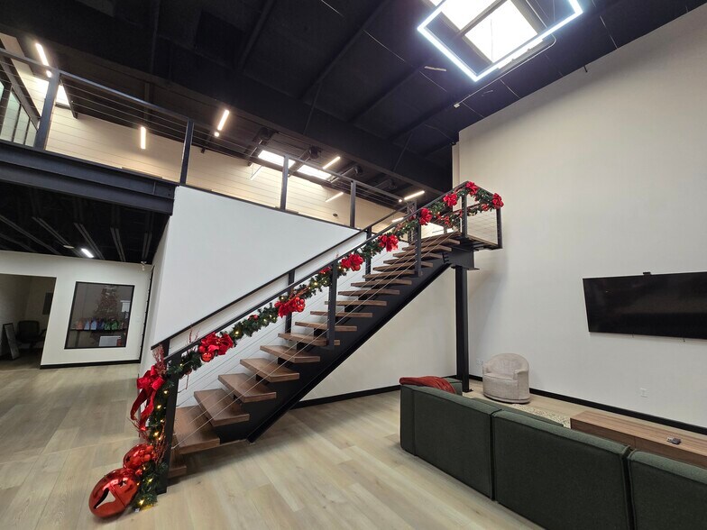 More Photos Of 1041 Eastside Rd, El Paso Warehouse For Sale