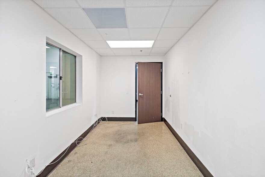 More Photos Of 1461 S Balboa Ave, Ontario Warehouse For Lease