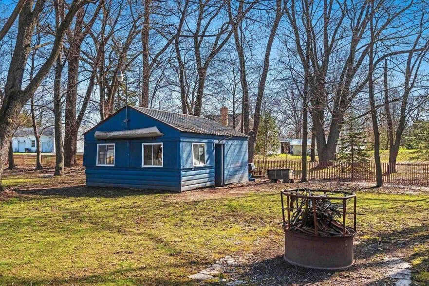 More Photos Of E3261 County Rd S, Casco Sports And Entertainment For Sale