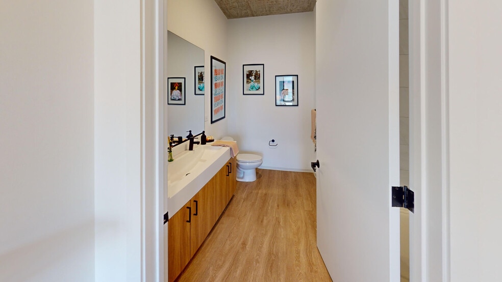 More Photos Of 1717 S Michigan Ave, Chicago Apartments For Lease