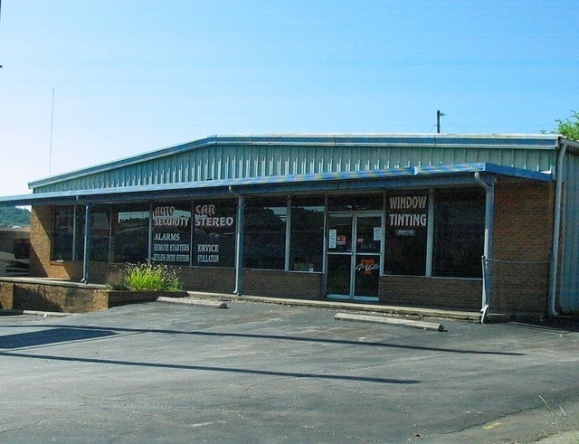 More Photos Of 4725 Clinton Hwy, Knoxville General Retail For Lease