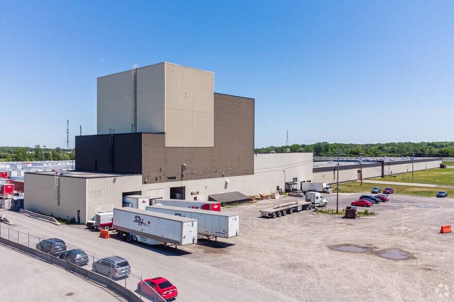 Primary Photo Of 35-75 Rue De L'acier, Coteau-du-lac Manufacturing For Lease