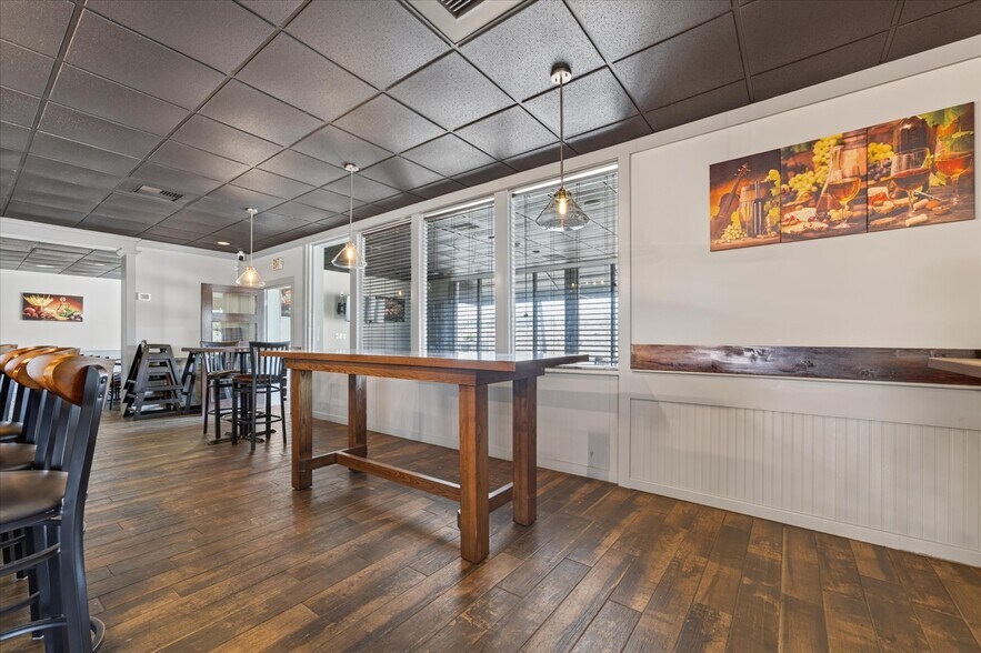 More Photos Of 4000 Fort Campbell Blvd, Hopkinsville Restaurant For Sale