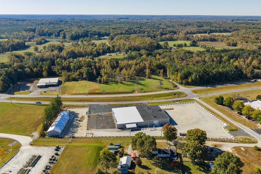 More Photos Of 1918 W Virginia Ave, Crewe Warehouse For Lease