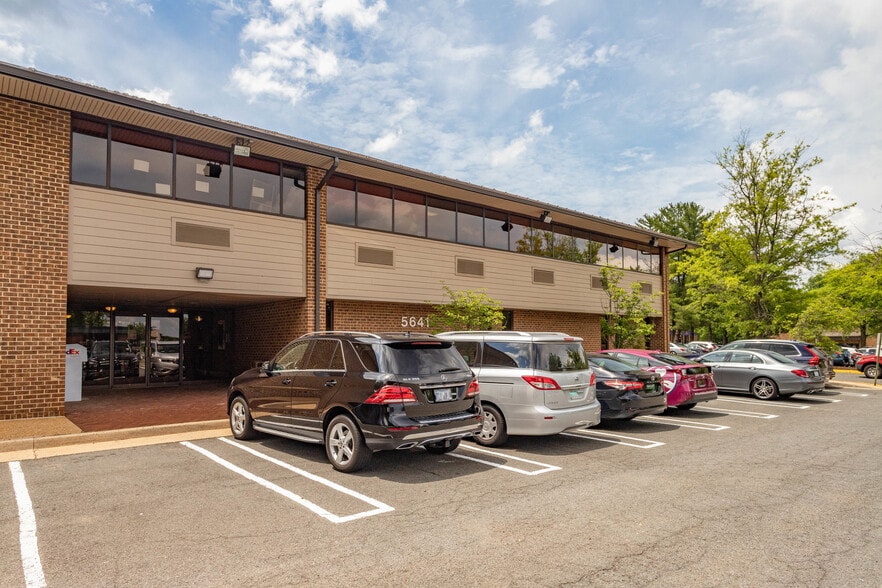 More Photos Of 5641 Burke Centre Pky, Burke Office For Lease