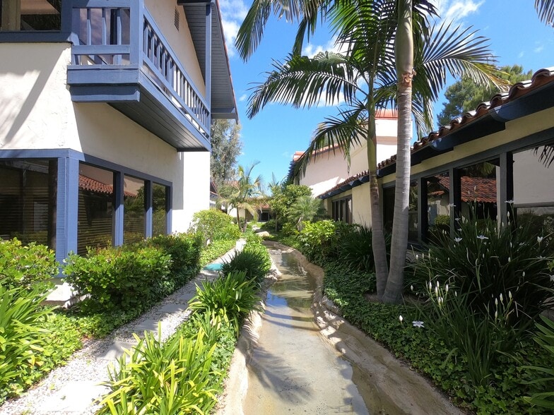 More Photos Of 2660 Townsgate Rd, Westlake Village Unknown For Lease