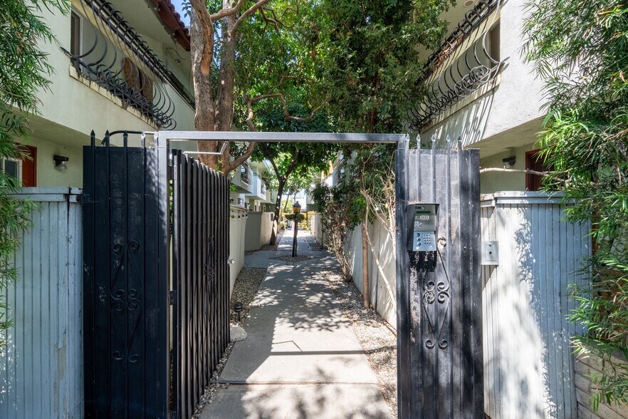 More Photos Of 3338 Mentone Ave, Los Angeles Apartments For Sale