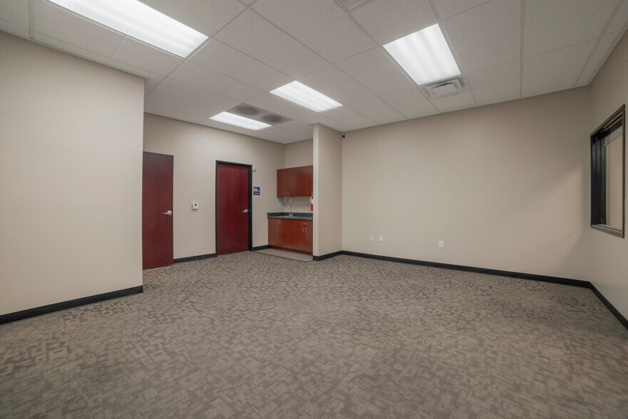 More Photos Of 5516 S Fort Apache Rd, Las Vegas Medical For Lease