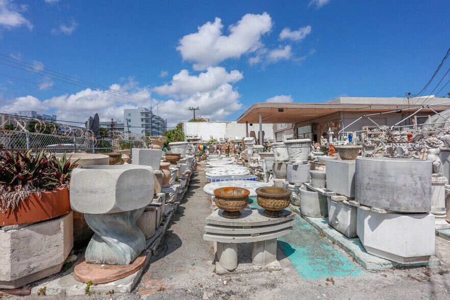 More Photos Of 1620 S Dixie Hwy, Pompano Beach Freestanding For Sale