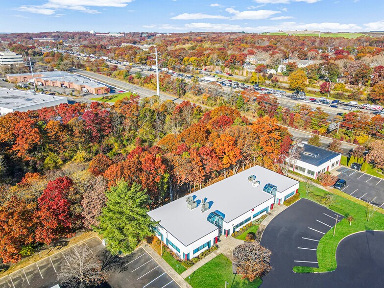 More Photos Of 200 Corporate Plz, Islandia Office For Lease