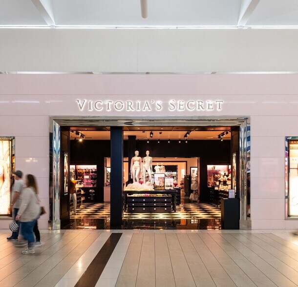 More Photos Of 333 Apache Mall, Rochester Unknown For Lease