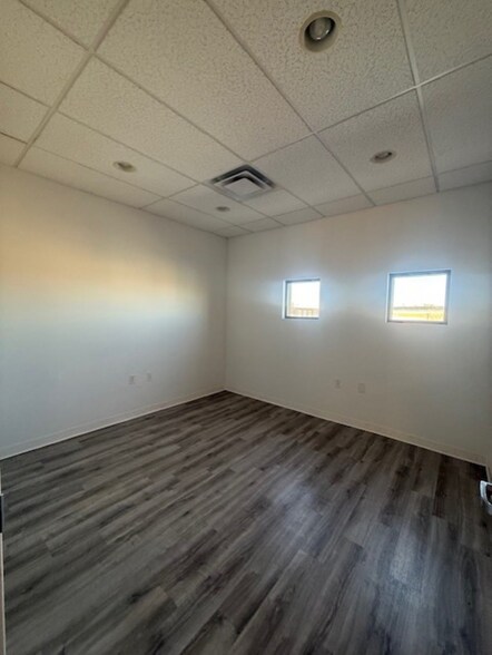 More Photos Of 2420 Midtown Plz NE, Albuquerque Warehouse For Lease