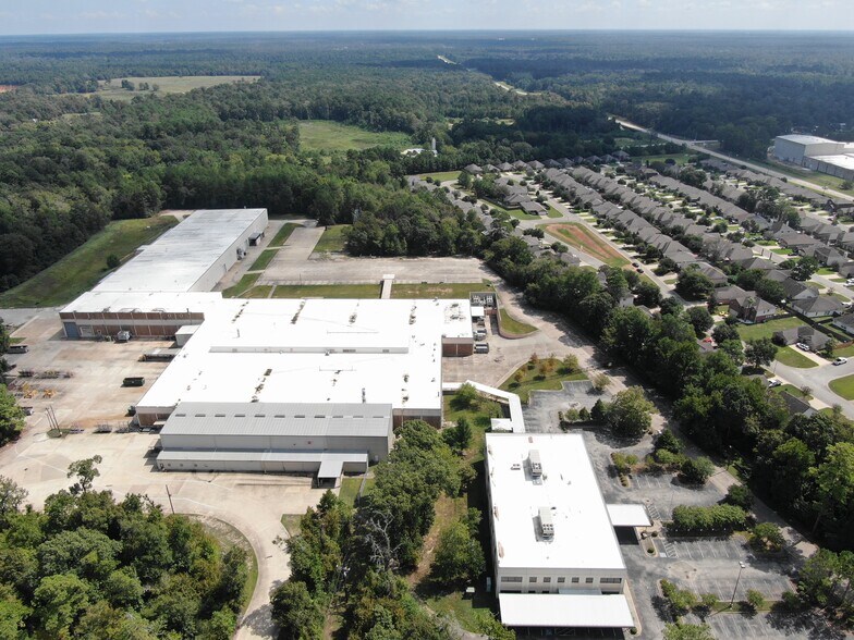 More Photos Of 10586 Highway 75 N, Willis Unknown For Lease